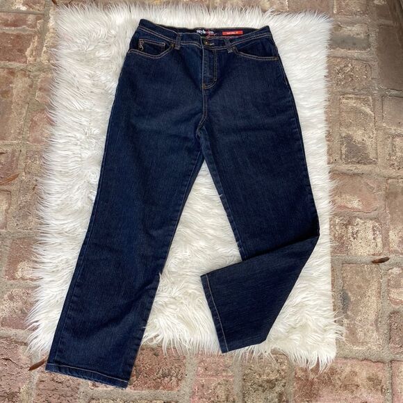 EUC Style&Co Dark Wash Natural Fit Five Pocket Jeans Size 6 - Picture 1 of 13
